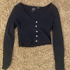 Cropped black long sleeve PacSun top